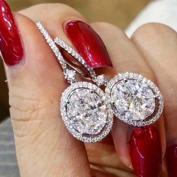 Jewelry - ✨SOLD OUT✨Stunning Silver Sparkles✨